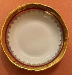 Service complet 78 pièces en porcelaine de Limoges filet or