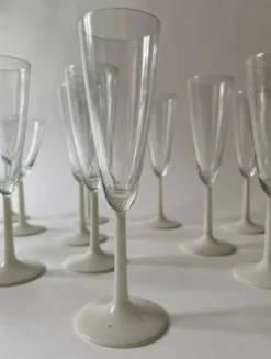 Service 9 coupes a champagne en verre et verre dépoli opaline, France 1970