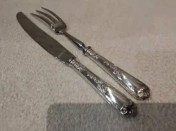 Service à découper 2 pièces en metal argenté orfèvre Ercuis Louis XV
