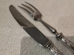 Service à découper 2 pièces en metal argenté orfèvre Ercuis Louis XV