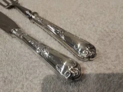 Service à découper 2 pièces en metal argenté orfèvre Ercuis Louis XV