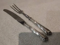 Service à découper 2 pièces en metal argenté orfèvre Ercuis Louis XV