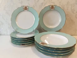 Service de 12 assiettes en porcelaine de Paris - H. Béziat / Maison Blender