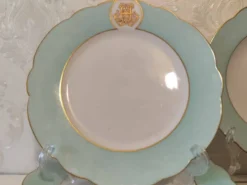 Service de 12 assiettes en porcelaine de Paris - H. Béziat / Maison Blender