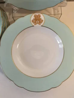 Service de 12 assiettes en porcelaine de Paris - H. Béziat / Maison Blender
