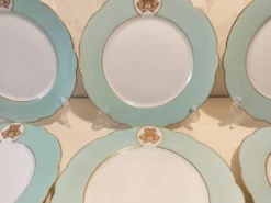 Service de 12 assiettes en porcelaine de Paris - H. Béziat / Maison Blender