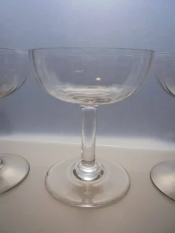 Service de 6 coupes à champagne