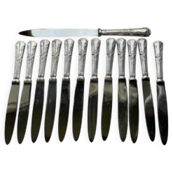 Service de 12 + 1 couteaux de table métal argenté art nouveau