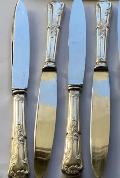Service de 12 + 1 couteaux de table métal argenté art nouveau
