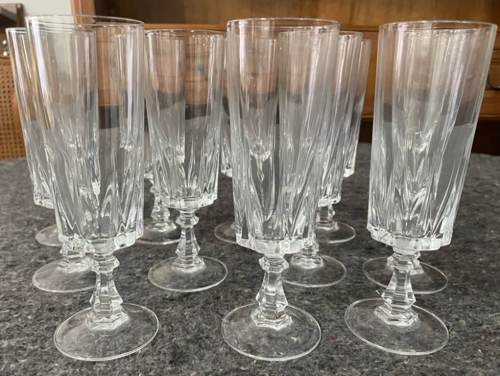 Service de divers à pied en verre détaillé–vintage