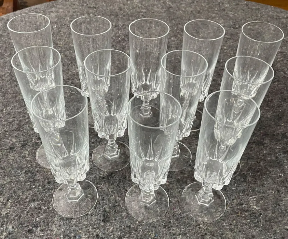Service de divers à pied en verre détaillé–vintage