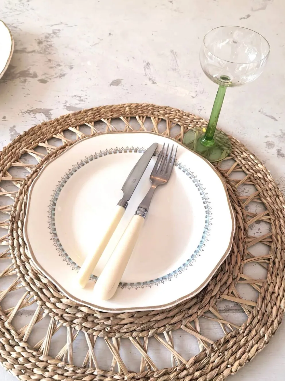 Service de 13 pièces en faiance de Longwy. Modèle Auteuil 10 assiettes, 1 ,