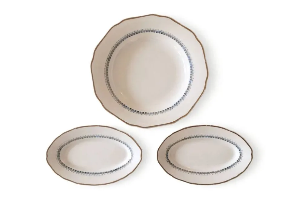 Service de 13 pièces en faiance de Longwy. Modèle Auteuil 10 assiettes, 1 ,