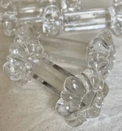 Service de 10 porte-couteaux cristal moulé XIXé s. fleur