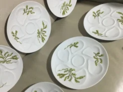 Service de six assiettes à huîtres en porcelaine de Limoges