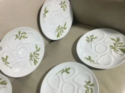 Service de six assiettes à huîtres en porcelaine de Limoges
