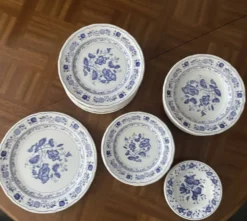 Service de table, ancien bleu–27 pièces