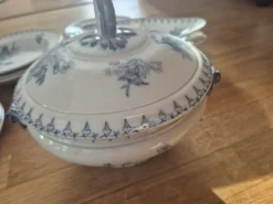 Service de table ancien Sarreguemines U&C Flore – 17 pièces
