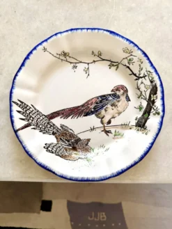 Service de table assiettes et plats Gien modèle grands oiseaux