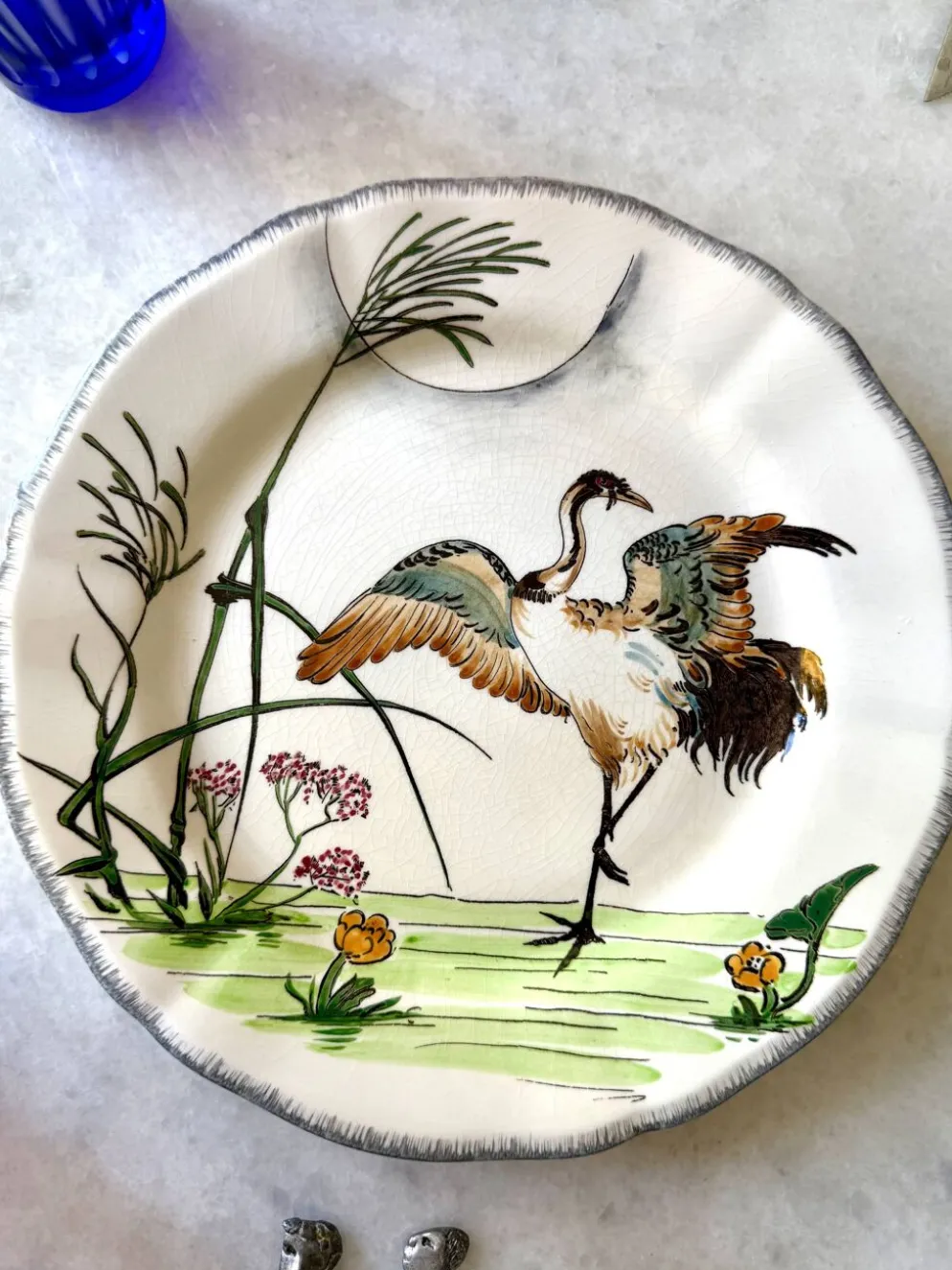 Service de table assiettes et plats Gien modèle grands oiseaux