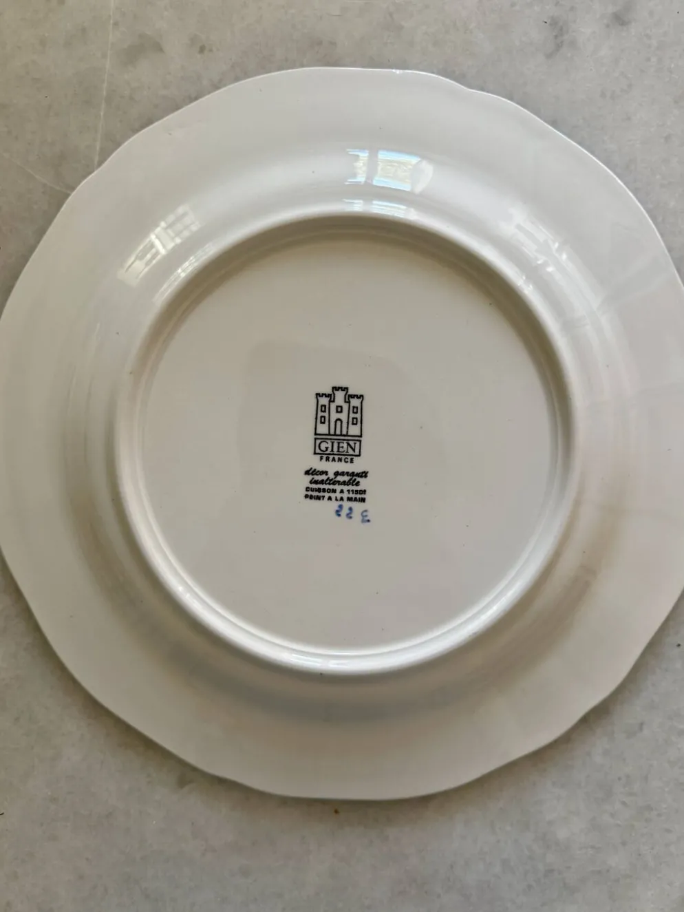 Service de table assiettes et plats Gien modèle grands oiseaux