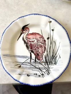 Service de table assiettes et plats Gien modèle grands oiseaux