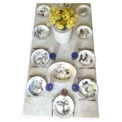 Service de table assiettes et plats Gien modèle grands oiseaux