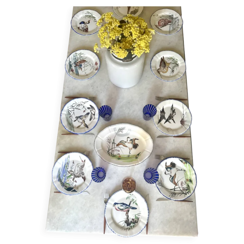 Service de table assiettes et plats Gien modèle grands oiseaux