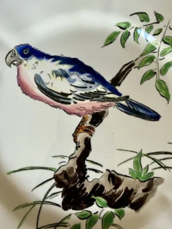 Service de table assiettes et plats Gien modèle grands oiseaux
