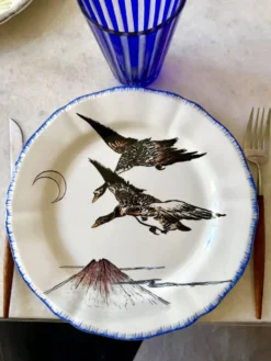 Service de table assiettes et plats Gien modèle grands oiseaux
