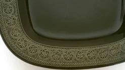 Service de table cinq pièces en faïence noire par Antonia Campi, Italie