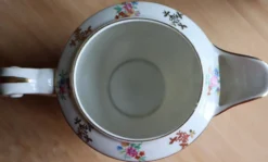 Service de table en porcelaine de Limoges Raynaud - Décor fleuri & or