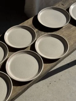 Service de table Lunéville Atelier d'Art 8 assiettes et 2 plats de service