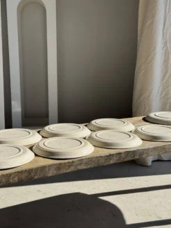 Service de table Lunéville Atelier d'Art 8 assiettes et 2 plats de service