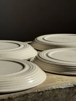 Service de table Lunéville Atelier d'Art 8 assiettes et 2 plats de service