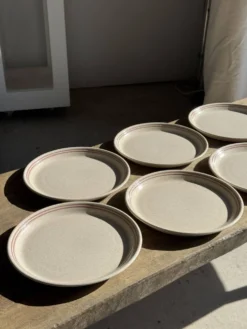 Service de table Lunéville Atelier d'Art 8 assiettes et 2 plats de service