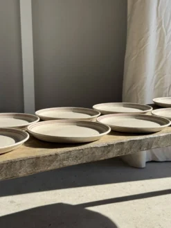 Service de table Lunéville Atelier d'Art 8 assiettes et 2 plats de service