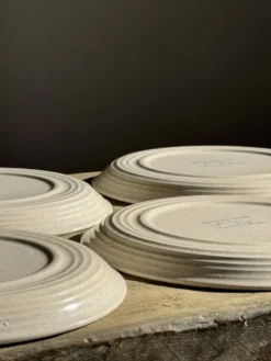 Service de table Lunéville Atelier d'Art 8 assiettes et 2 plats de service