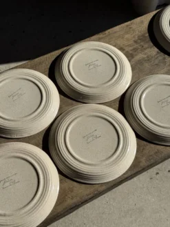 Service de table Lunéville Atelier d'Art 8 assiettes et 2 plats de service