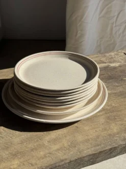 Service de table Lunéville Atelier d'Art 8 assiettes et 2 plats de service