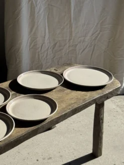 Service de table Lunéville Atelier d'Art 8 assiettes et 2 plats de service