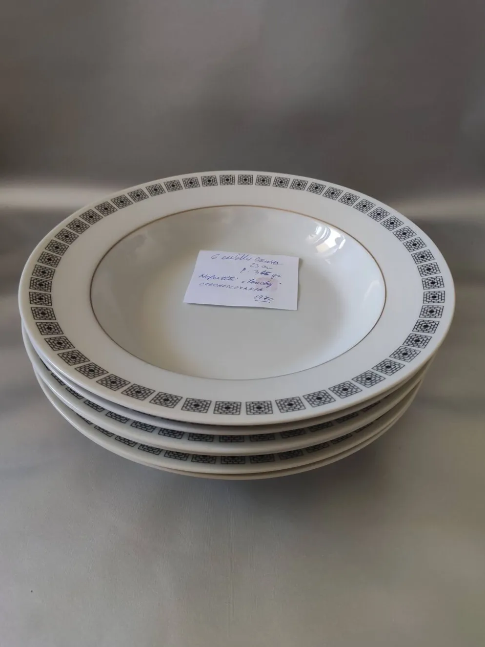 Service de table, Néfertiti Tchécoslovaquie