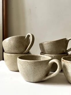 service de 6 tasses a café en céramique, travail artisanal 1970