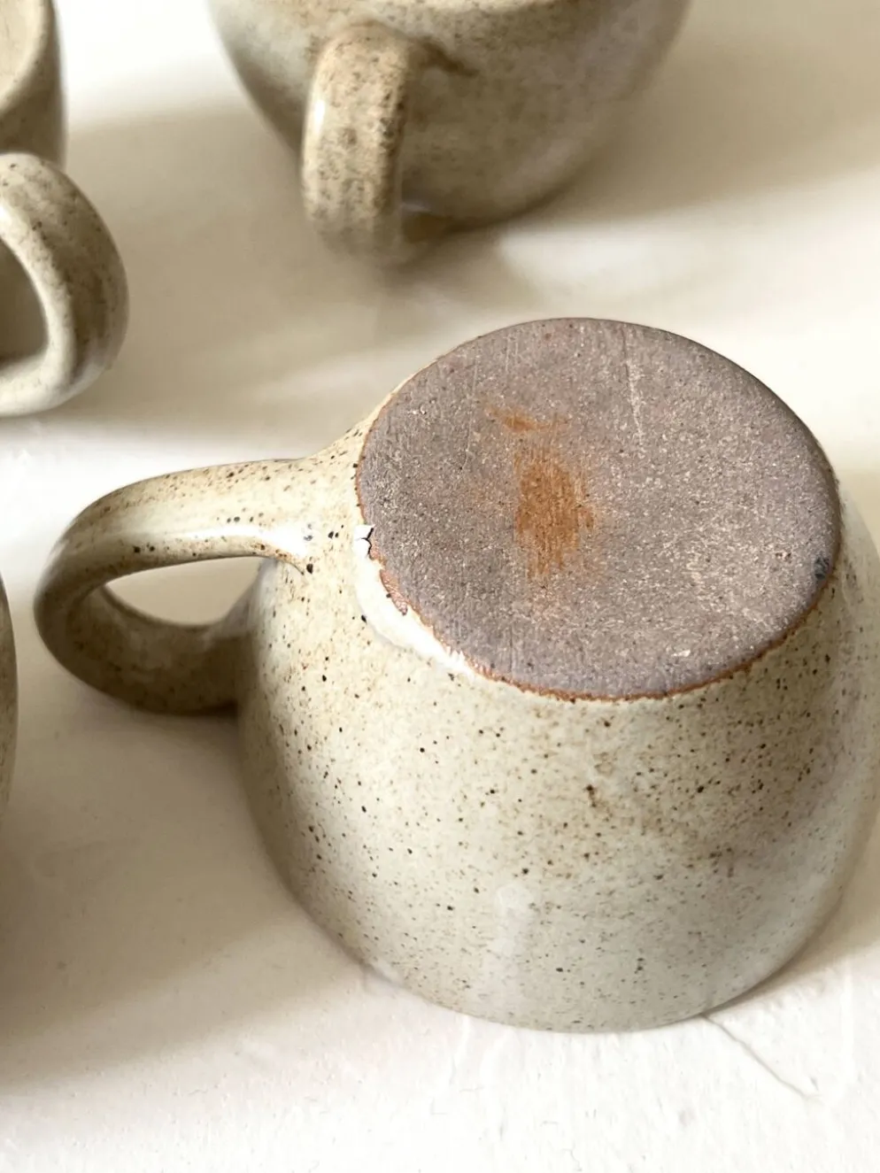 service de 6 tasses a café en céramique, travail artisanal 1970