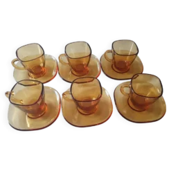 Service de 6 tasses et soucoupes en verre ambré