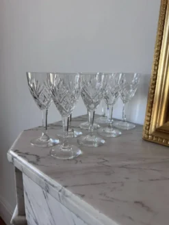 Service de 22 verres en cristal Saint-Louis modèle Chantilly
