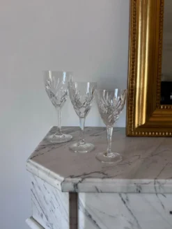 Service de 22 verres en cristal Saint-Louis modèle Chantilly