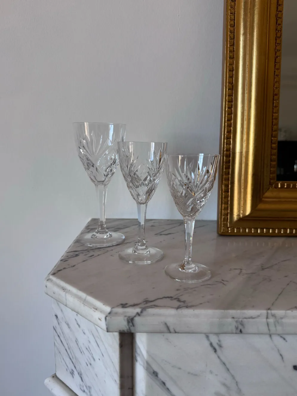 Service de 22 verres en cristal Saint-Louis modèle Chantilly
