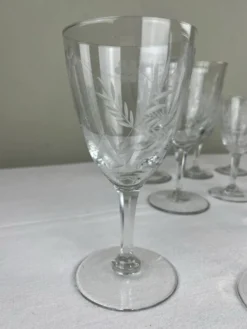 Service de verres gravés anciens