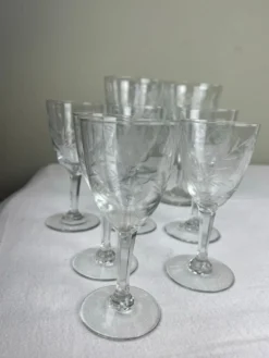 Service de verres gravés anciens